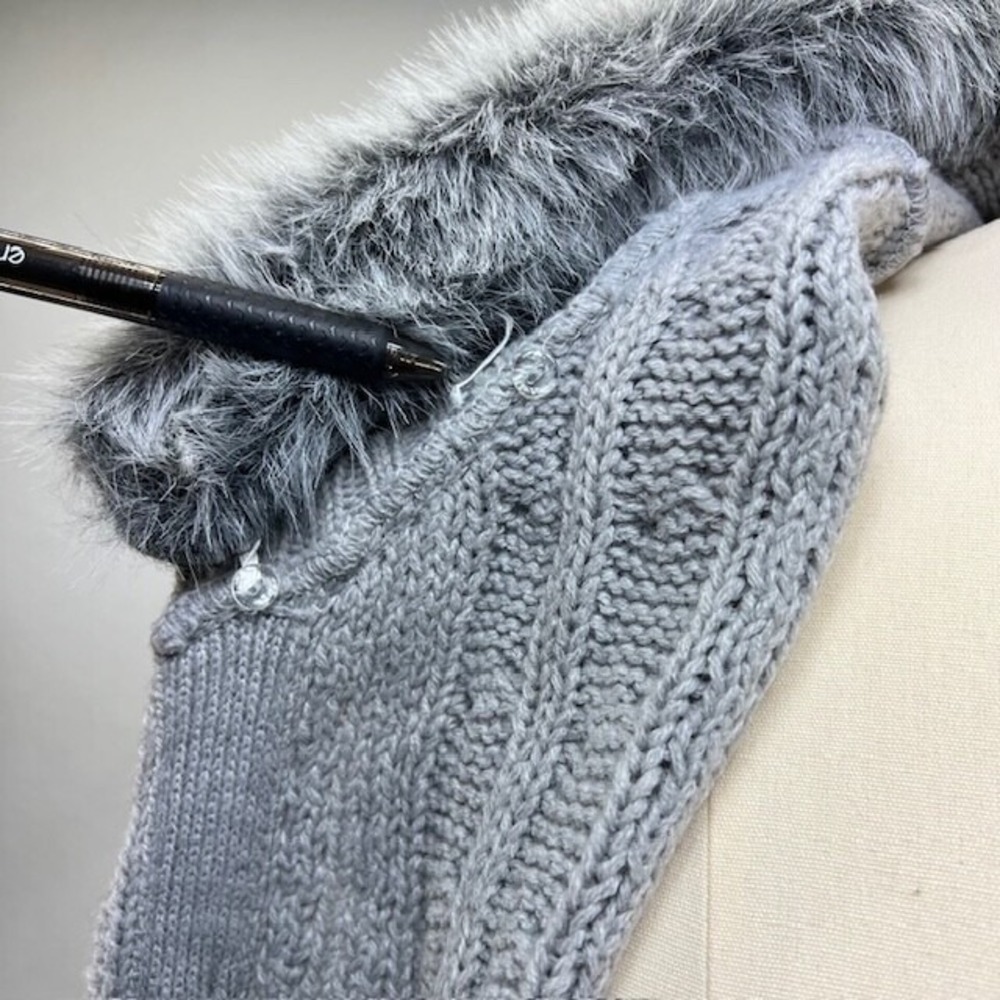 Yarn Art Womens Faux Fur Gray Fall/Winter Vest Sweater Cardigan Cable Knit L - Picture 7 of 9